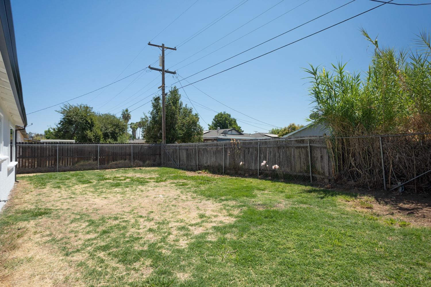 Detail Gallery Image 28 of 43 For 1550 Hickory Ln, Olivehurst,  CA 95961 - 3 Beds | 1 Baths