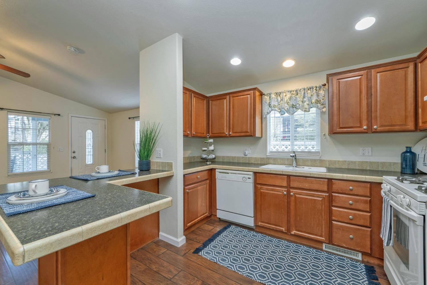 Detail Gallery Image 11 of 36 For 1281 Pleasant Valley Rd 52, Diamond Springs,  CA 95619 - 2 Beds | 2 Baths