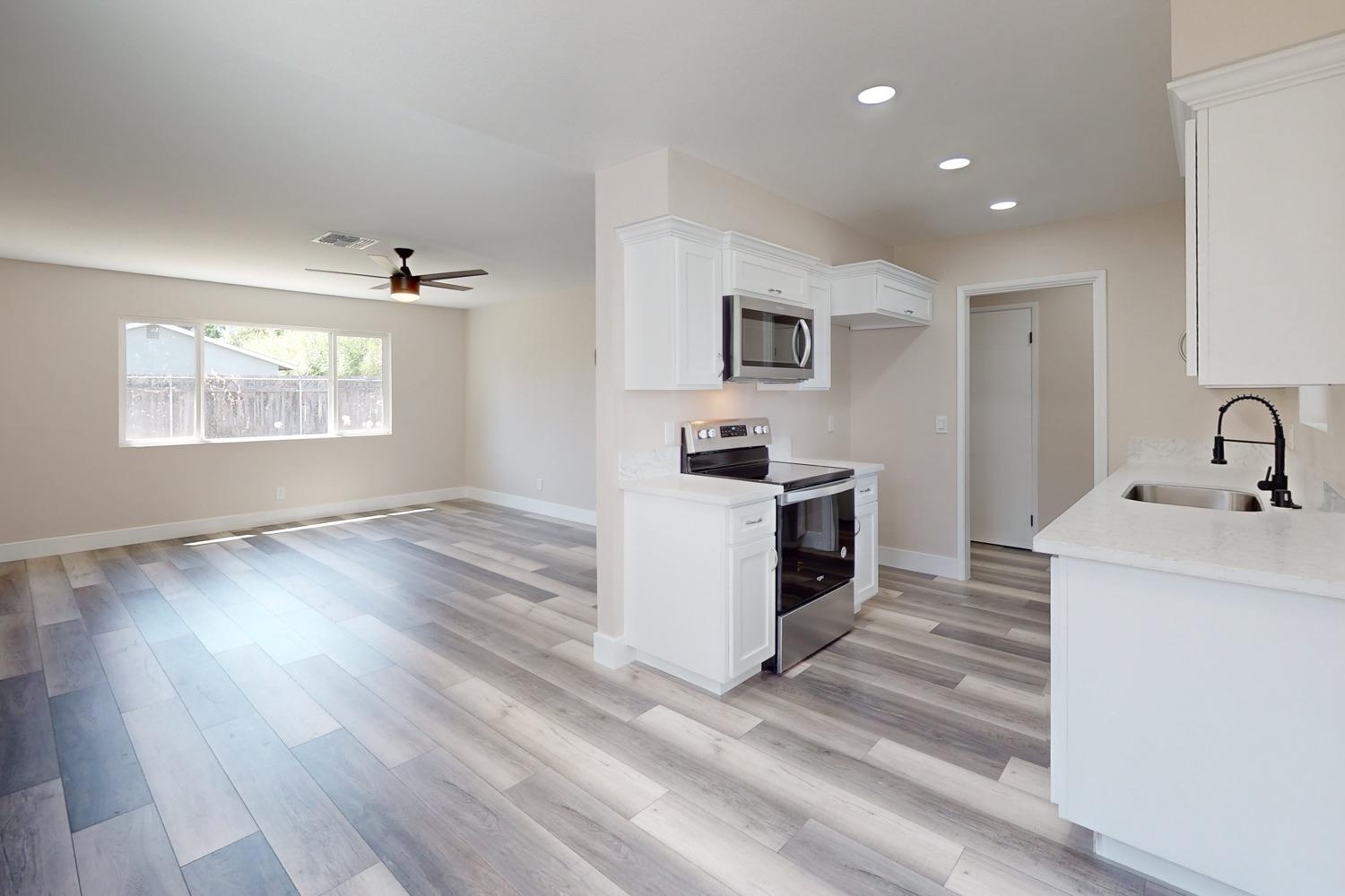 Detail Gallery Image 10 of 43 For 1550 Hickory Ln, Olivehurst,  CA 95961 - 3 Beds | 1 Baths