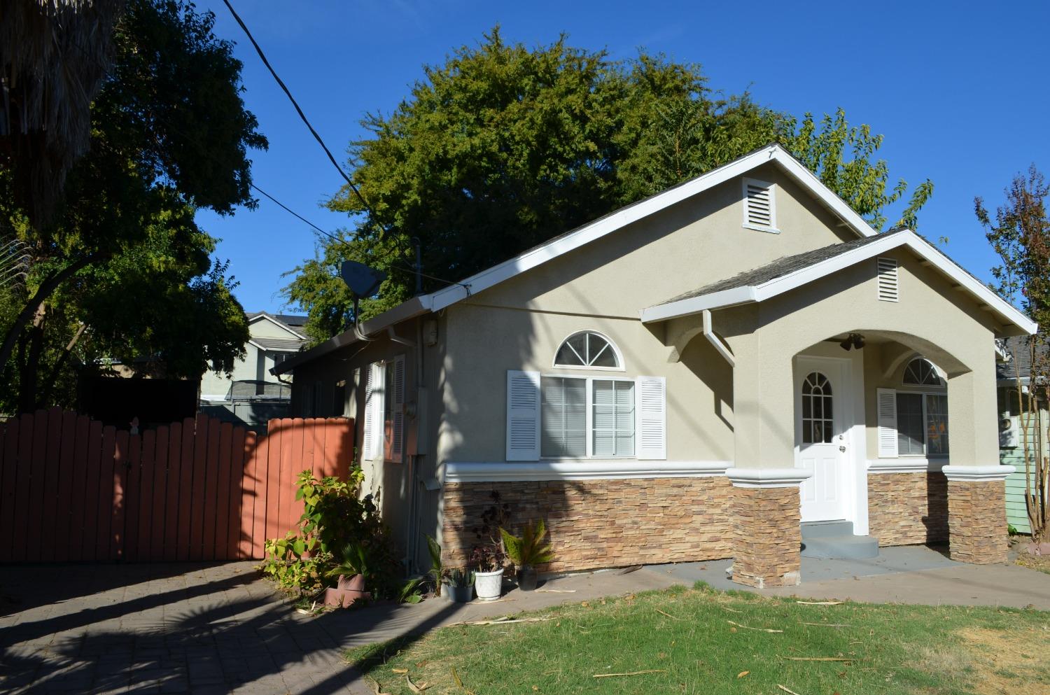 Detail Gallery Image 3 of 27 For 618 Cummins Way, West Sacramento,  CA 95605 - 2 Beds | 2 Baths