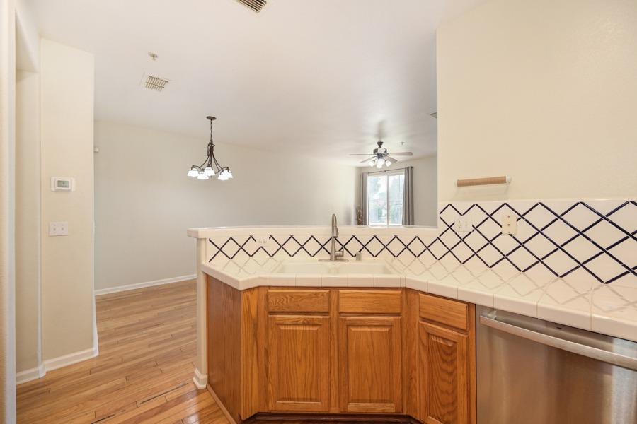 Detail Gallery Image 18 of 45 For 105 Esplanade Cir, Folsom,  CA 95630 - 2 Beds | 2/1 Baths