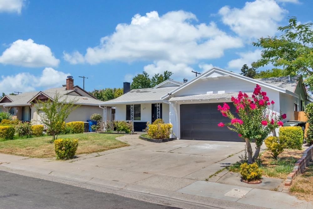 Detail Gallery Image 2 of 29 For 609 Norwich Ct, Sacramento,  CA 95833 - 3 Beds | 2 Baths