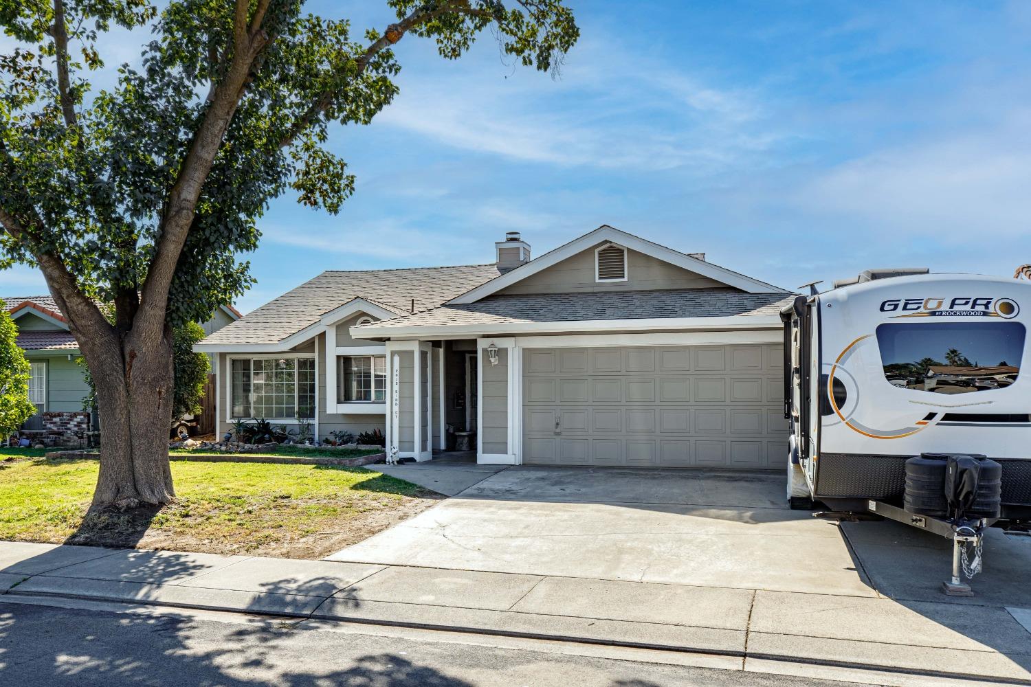 Detail Gallery Image 2 of 38 For 2812 Kidd Ct, Modesto,  CA 95358 - 4 Beds | 2 Baths