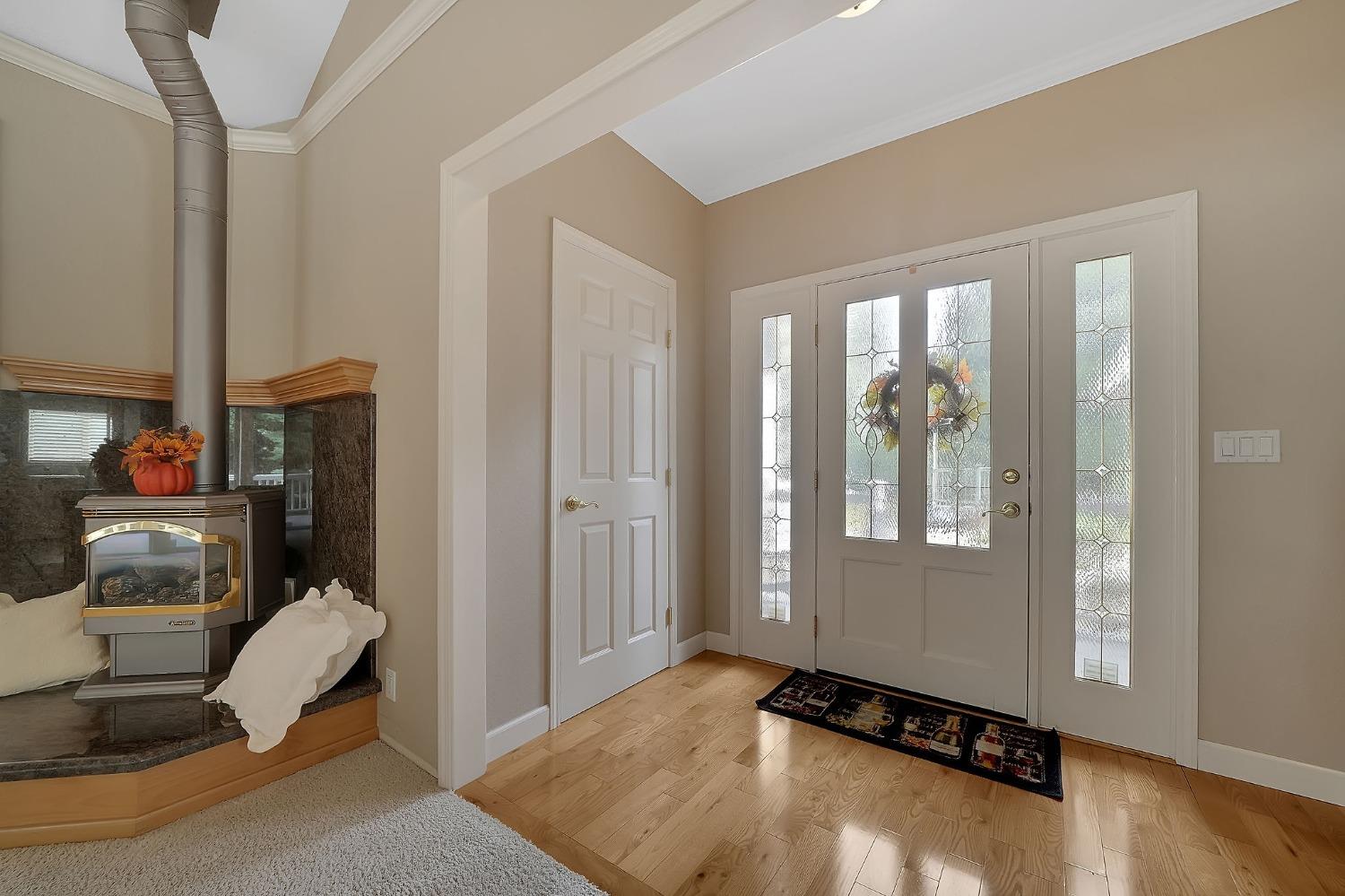 Detail Gallery Image 6 of 63 For 16911 Fairview Ct, Pioneer,  CA 95666 - 3 Beds | 2 Baths