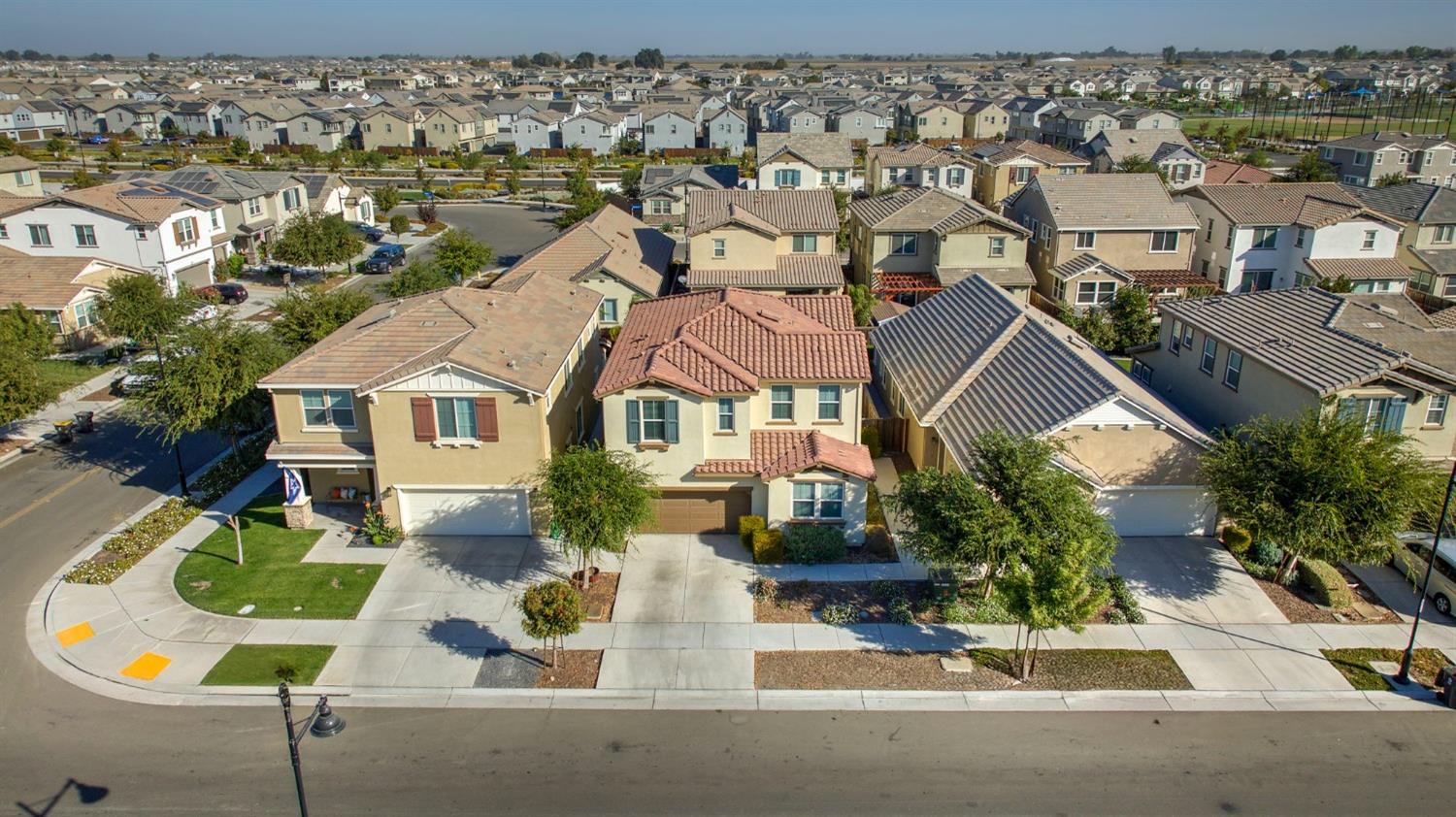 Detail Gallery Image 2 of 35 For 2425 Middlebury Dr, Lathrop,  CA 95330 - 4 Beds | 3 Baths