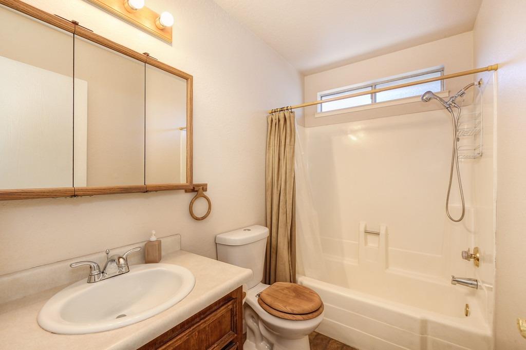 Detail Gallery Image 25 of 34 For 1095 Aspen Dr, Manteca,  CA 95336 - 2 Beds | 2 Baths