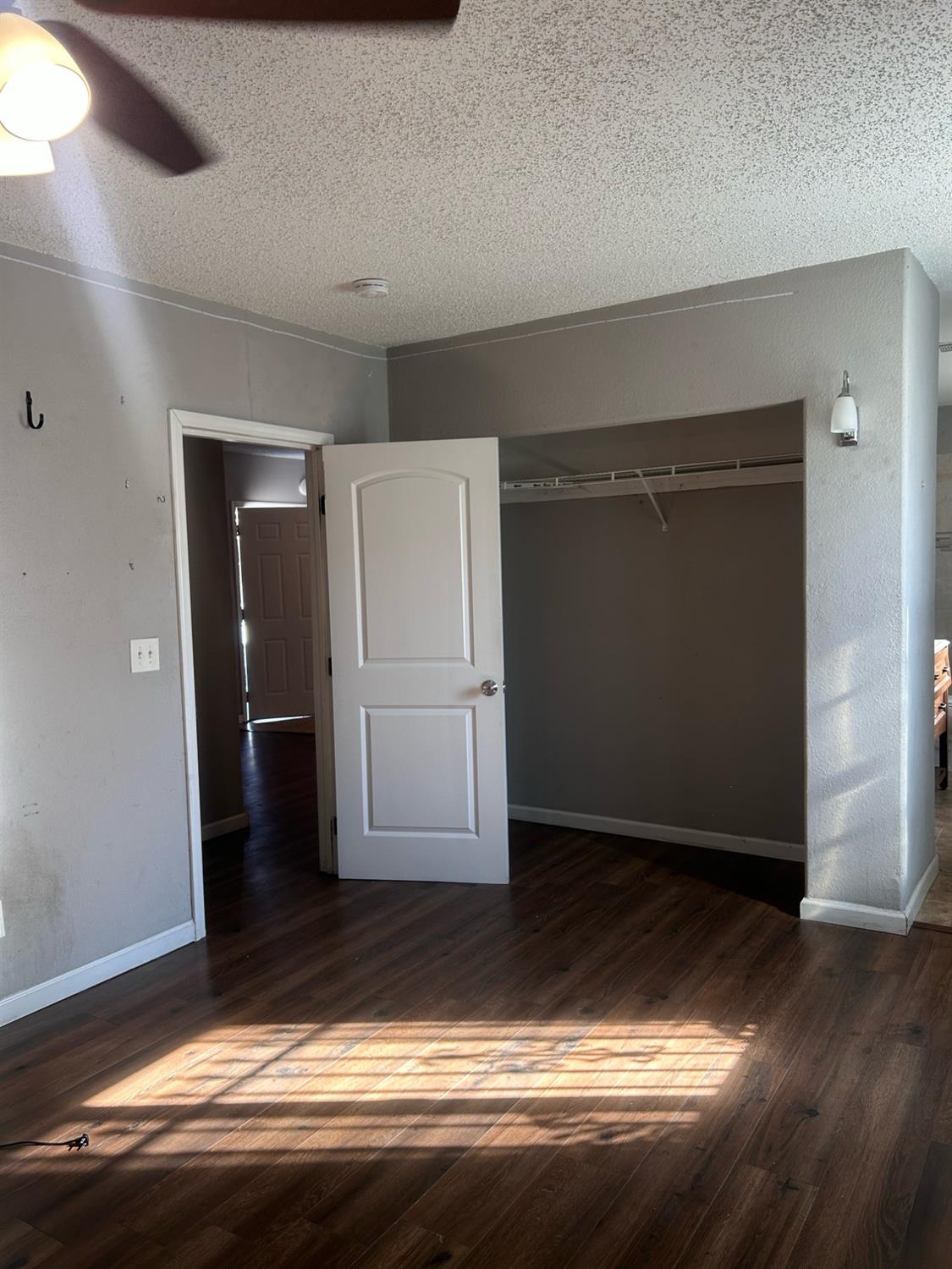 Detail Gallery Image 11 of 11 For 23 N B St, Stockton,  CA 95205 - 3 Beds | 2 Baths