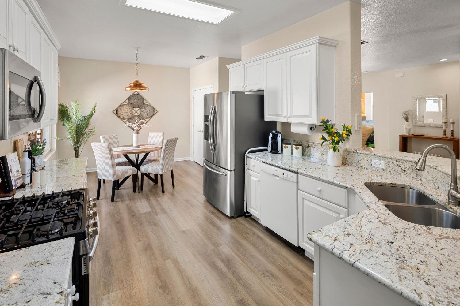 Detail Gallery Image 14 of 40 For 1010 Tioga Ct, Lincoln,  CA 95648 - 2 Beds | 2 Baths