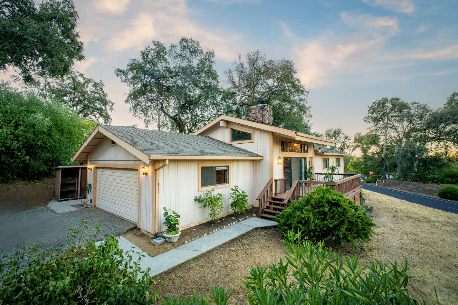 Detail Gallery Image 1 of 49 For 14777 Woodland Loop, Penn Valley,  CA 95946 - 3 Beds | 2 Baths