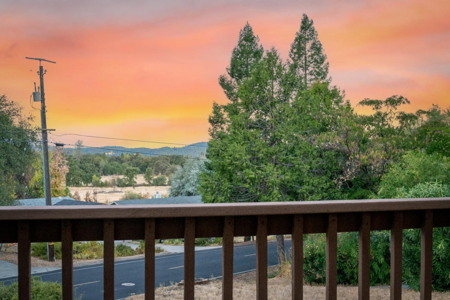 Detail Gallery Image 9 of 49 For 14777 Woodland Loop, Penn Valley,  CA 95946 - 3 Beds | 2 Baths