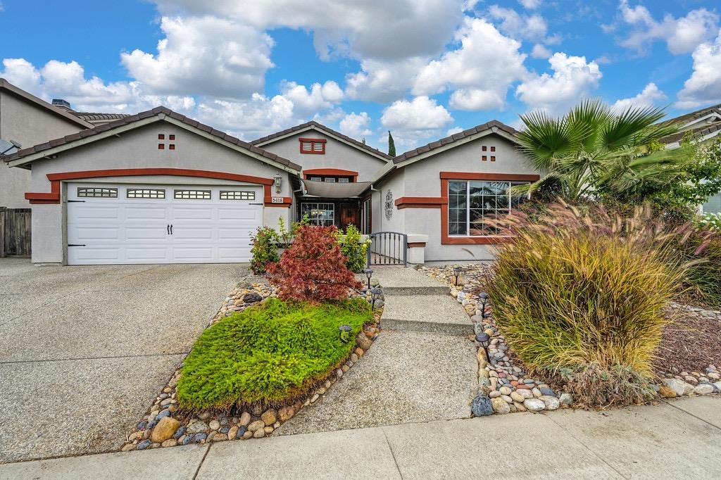 Detail Gallery Image 1 of 37 For 5418 Calabria Way, Sacramento,  CA 95835 - 4 Beds | 2 Baths