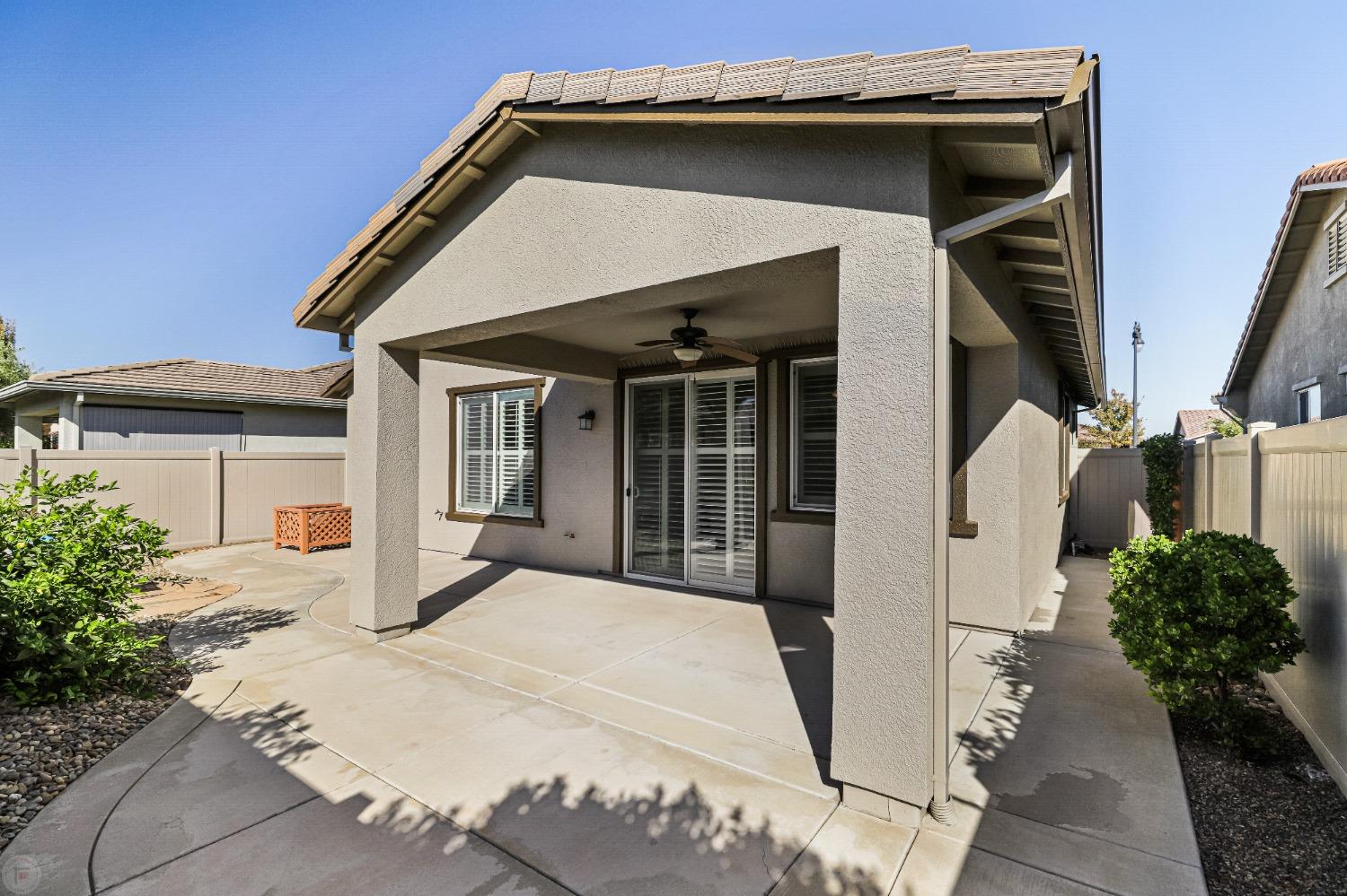 Detail Gallery Image 34 of 83 For 1774 Dogwood Glen Way, Manteca,  CA 95336 - 2 Beds | 2 Baths