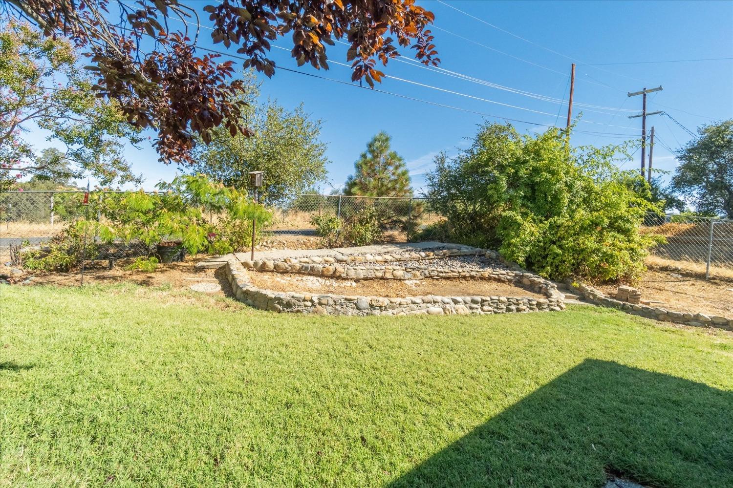 Detail Gallery Image 3 of 25 For 3945 Ponderosa, Angels Camp,  CA 95222 - 4 Beds | 2 Baths