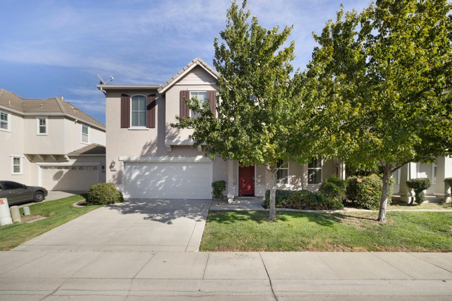 Detail Gallery Image 1 of 37 For 5802 Amnest Way, Sacramento,  CA 95835 - 3 Beds | 2/1 Baths