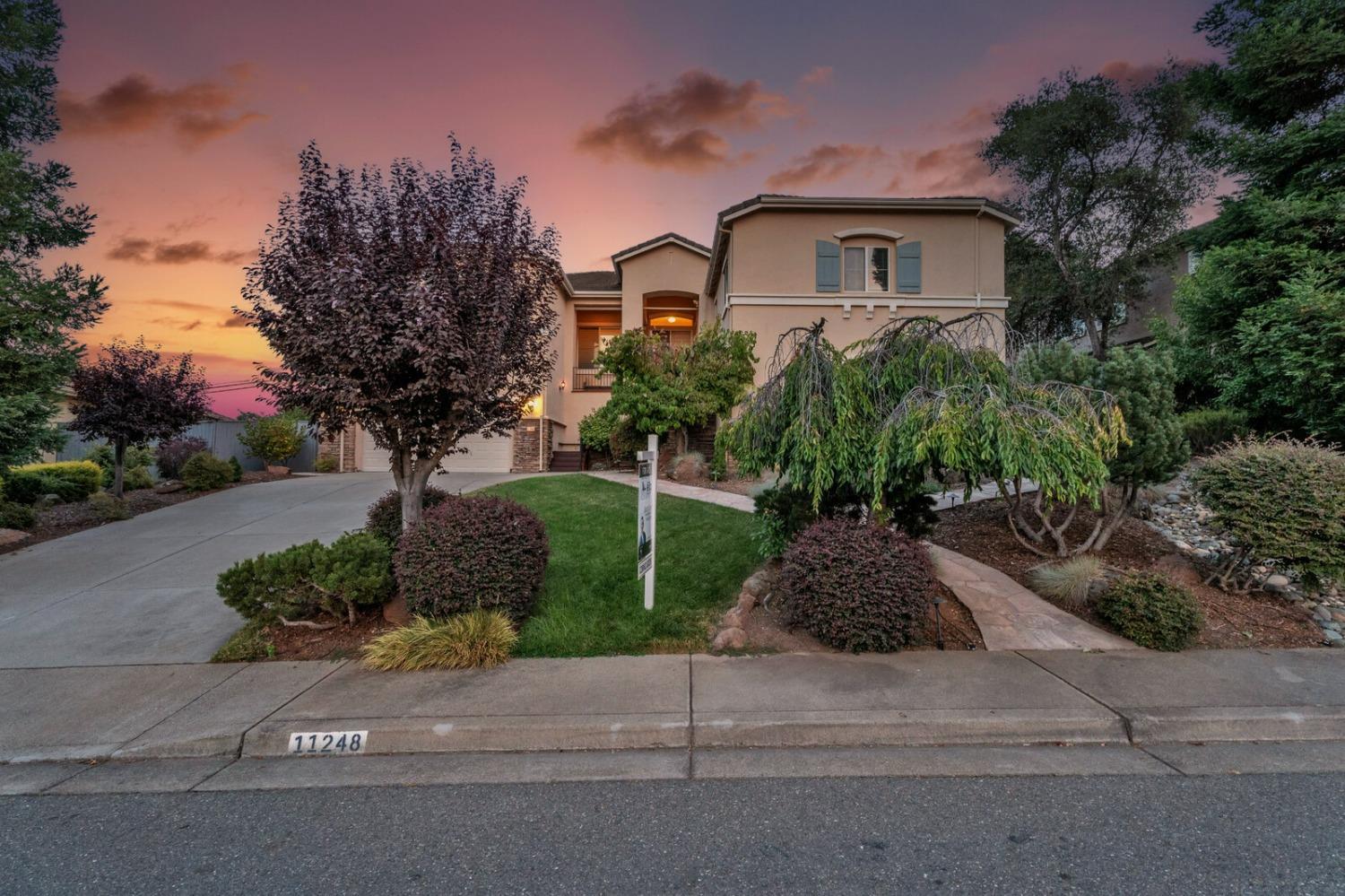 Detail Gallery Image 4 of 67 For 11248 Shady Run, Auburn,  CA 95603 - 4 Beds | 3 Baths