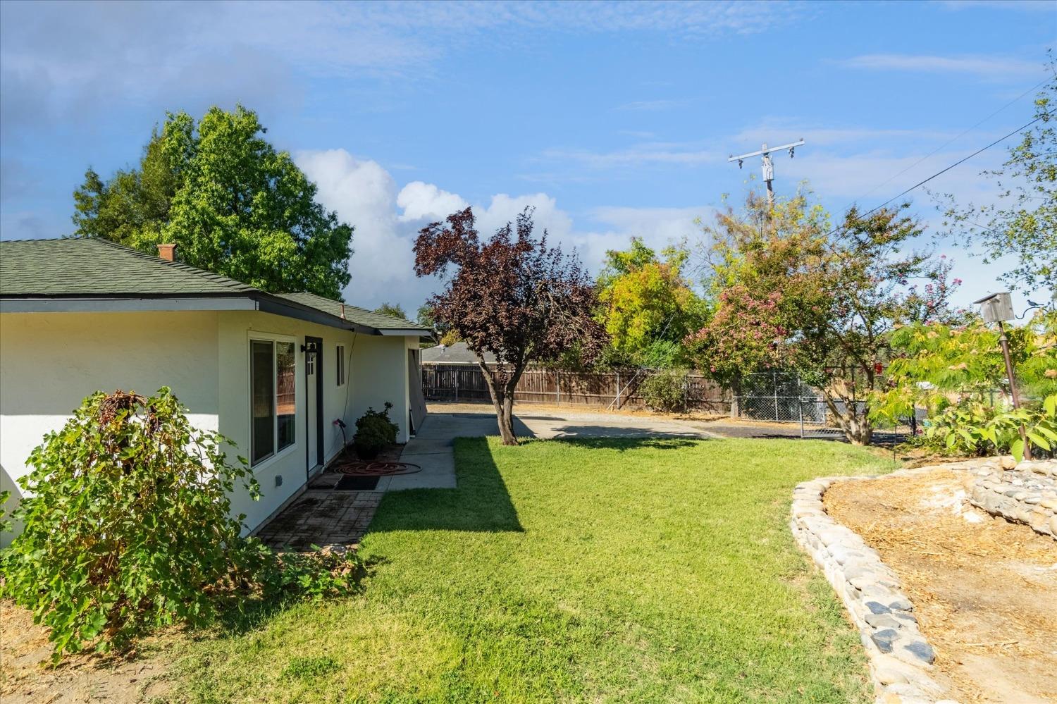 Detail Gallery Image 2 of 25 For 3945 Ponderosa, Angels Camp,  CA 95222 - 4 Beds | 2 Baths