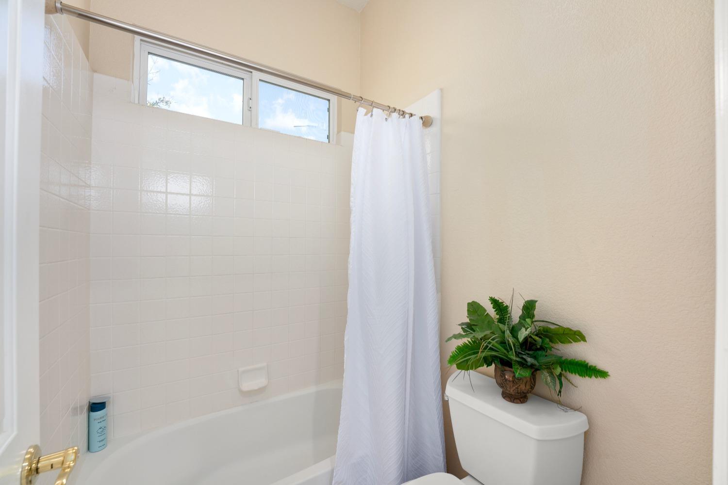 Detail Gallery Image 31 of 46 For 11050 Faber Way, Rancho Cordova,  CA 95670 - 4 Beds | 2 Baths