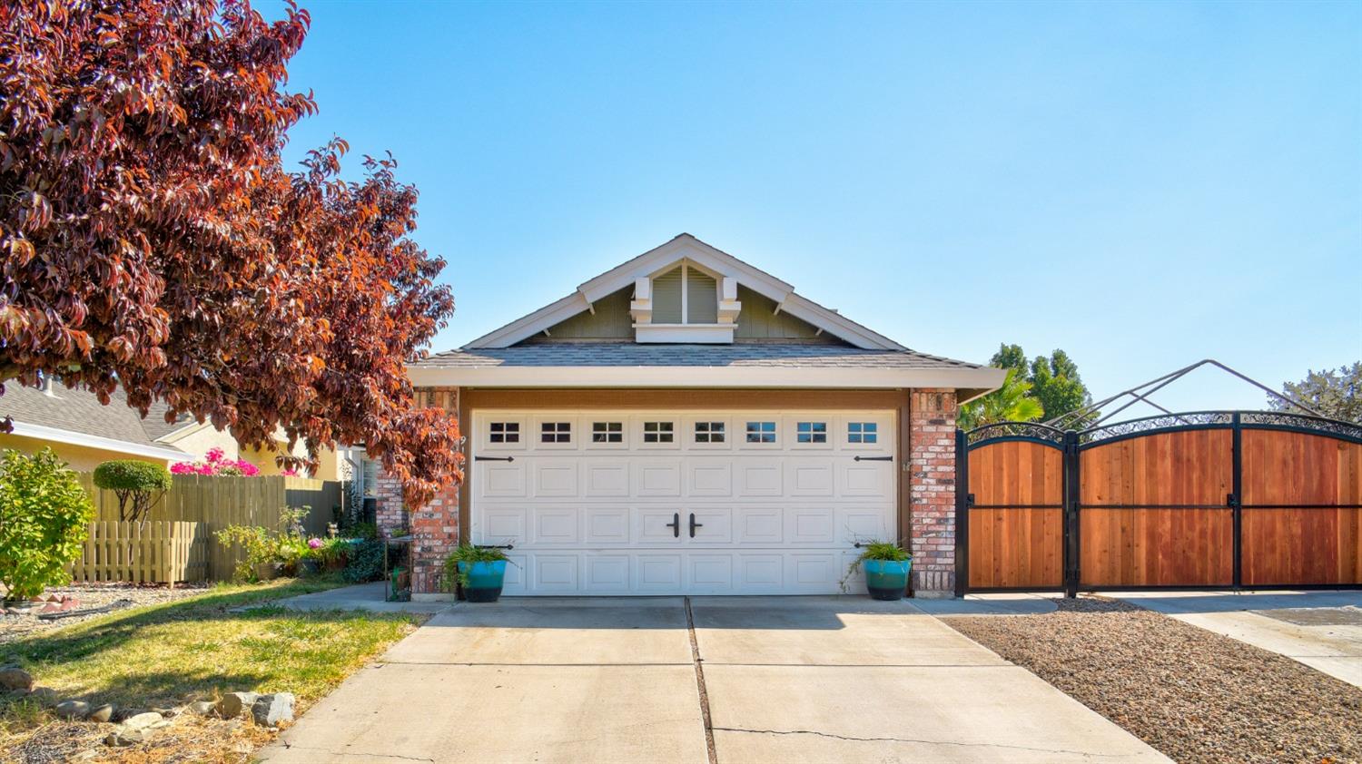 Detail Gallery Image 2 of 3 For 9126 Harrogate Way, Elk Grove,  CA 95758 - 3 Beds | 2 Baths