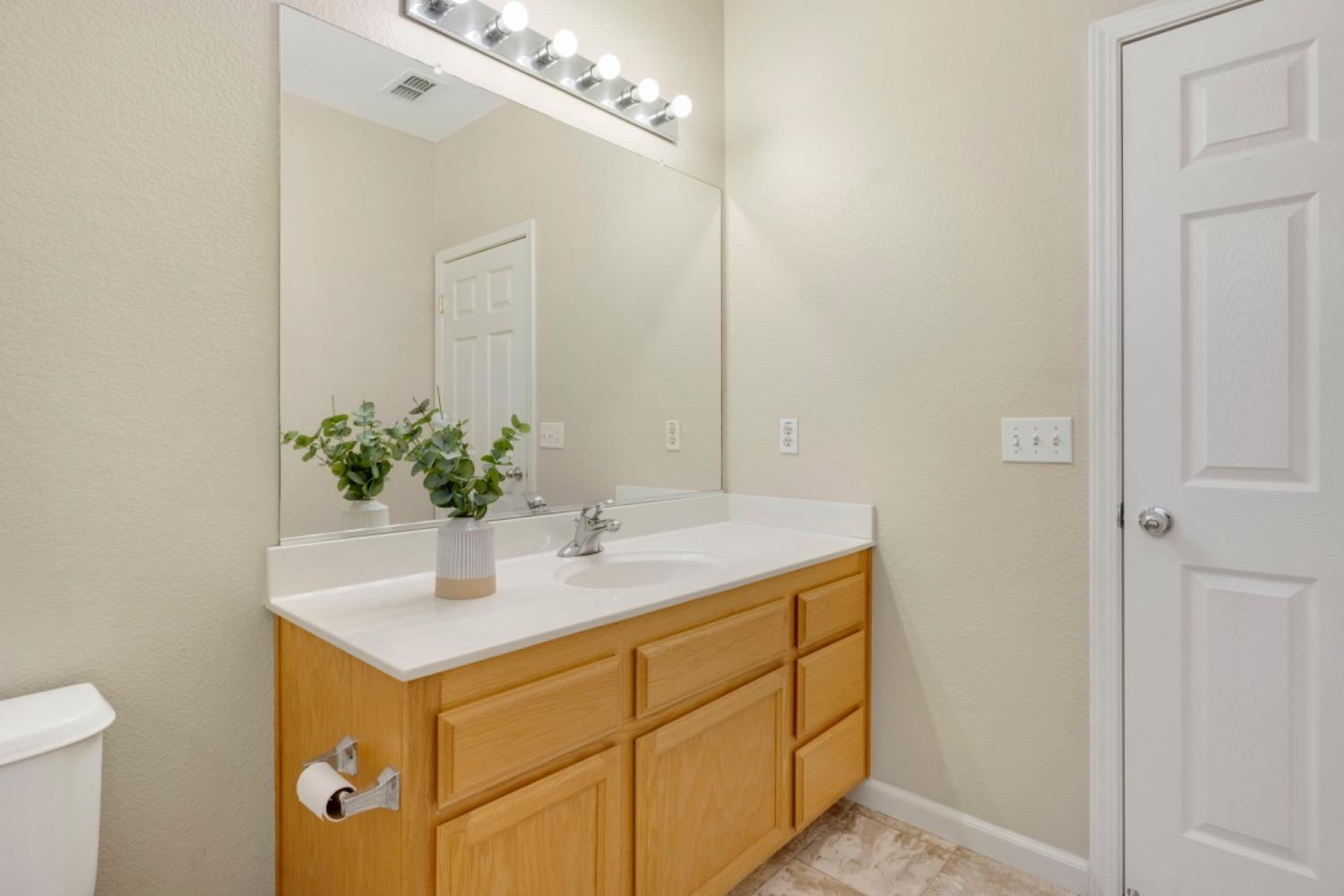 Detail Gallery Image 32 of 37 For 5802 Amnest Way, Sacramento,  CA 95835 - 3 Beds | 2/1 Baths