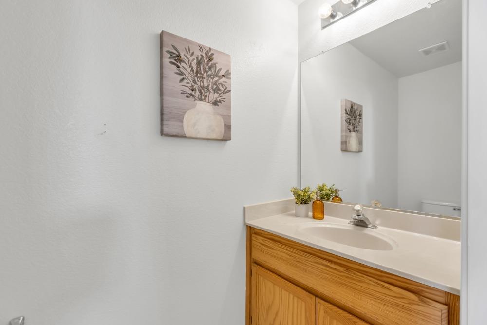 Detail Gallery Image 28 of 63 For 8893 Marketta Ct, Elk Grove,  CA 95624 - 4 Beds | 2/1 Baths