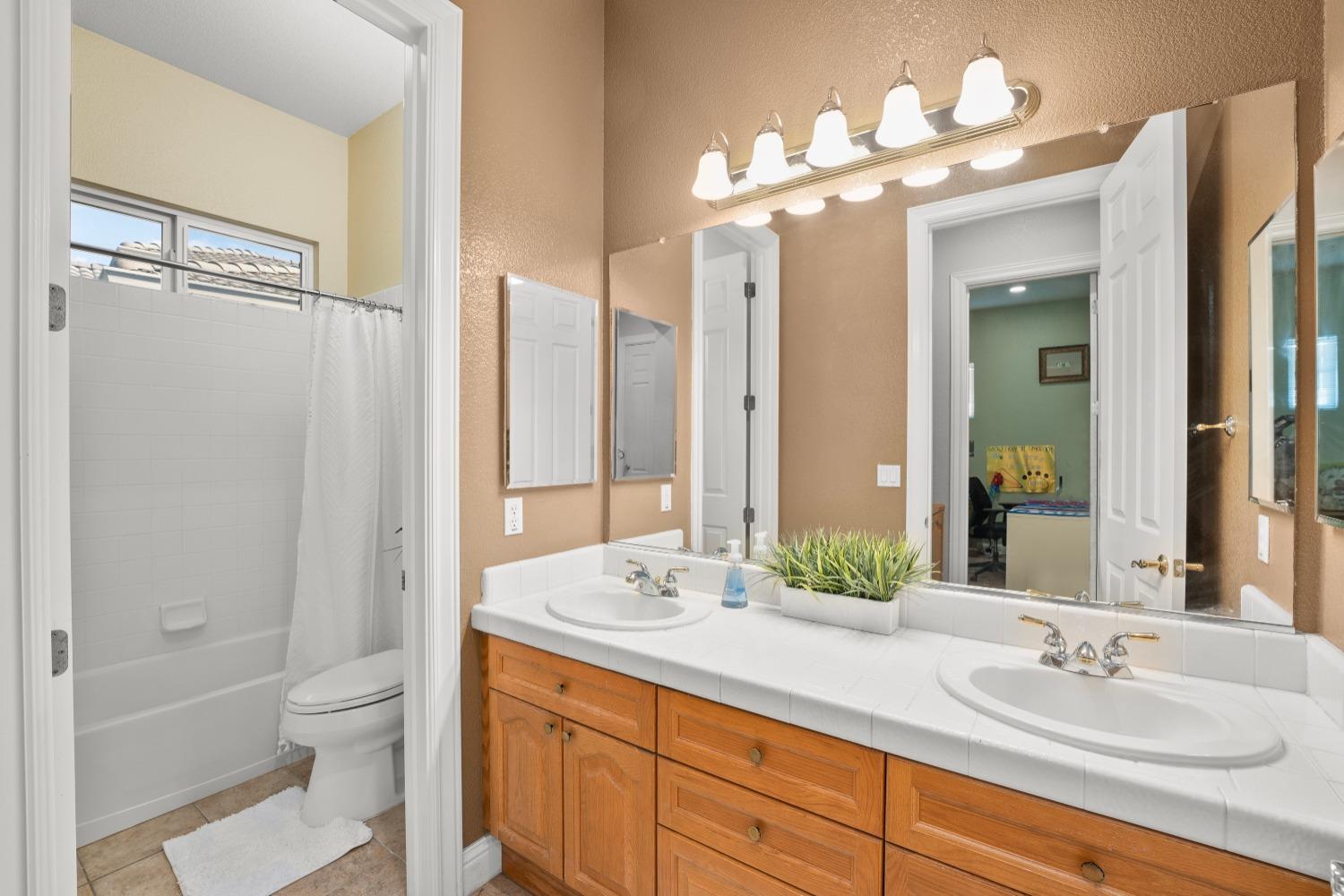 Detail Gallery Image 32 of 46 For 11050 Faber Way, Rancho Cordova,  CA 95670 - 4 Beds | 2 Baths