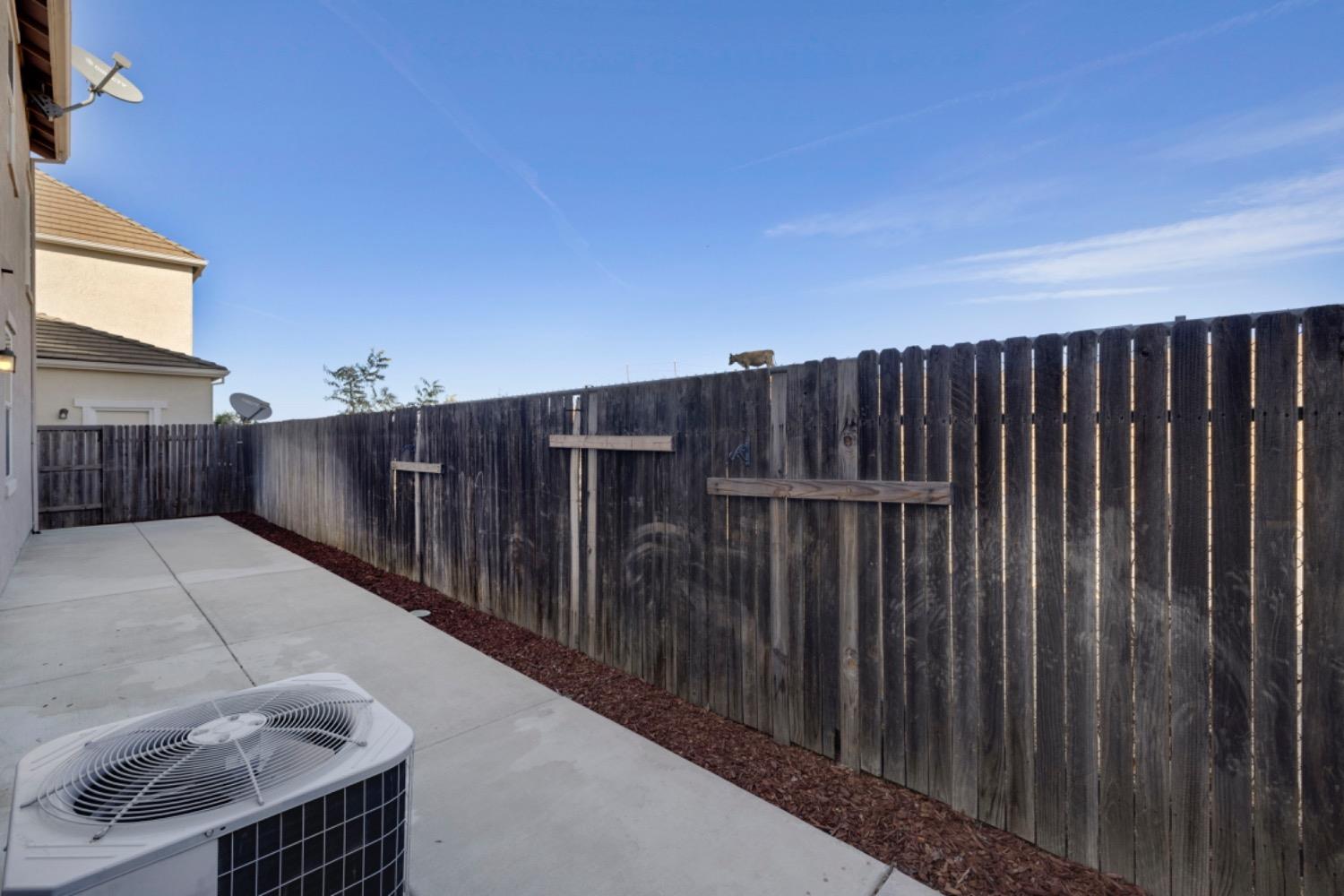 Detail Gallery Image 37 of 37 For 5802 Amnest Way, Sacramento,  CA 95835 - 3 Beds | 2/1 Baths