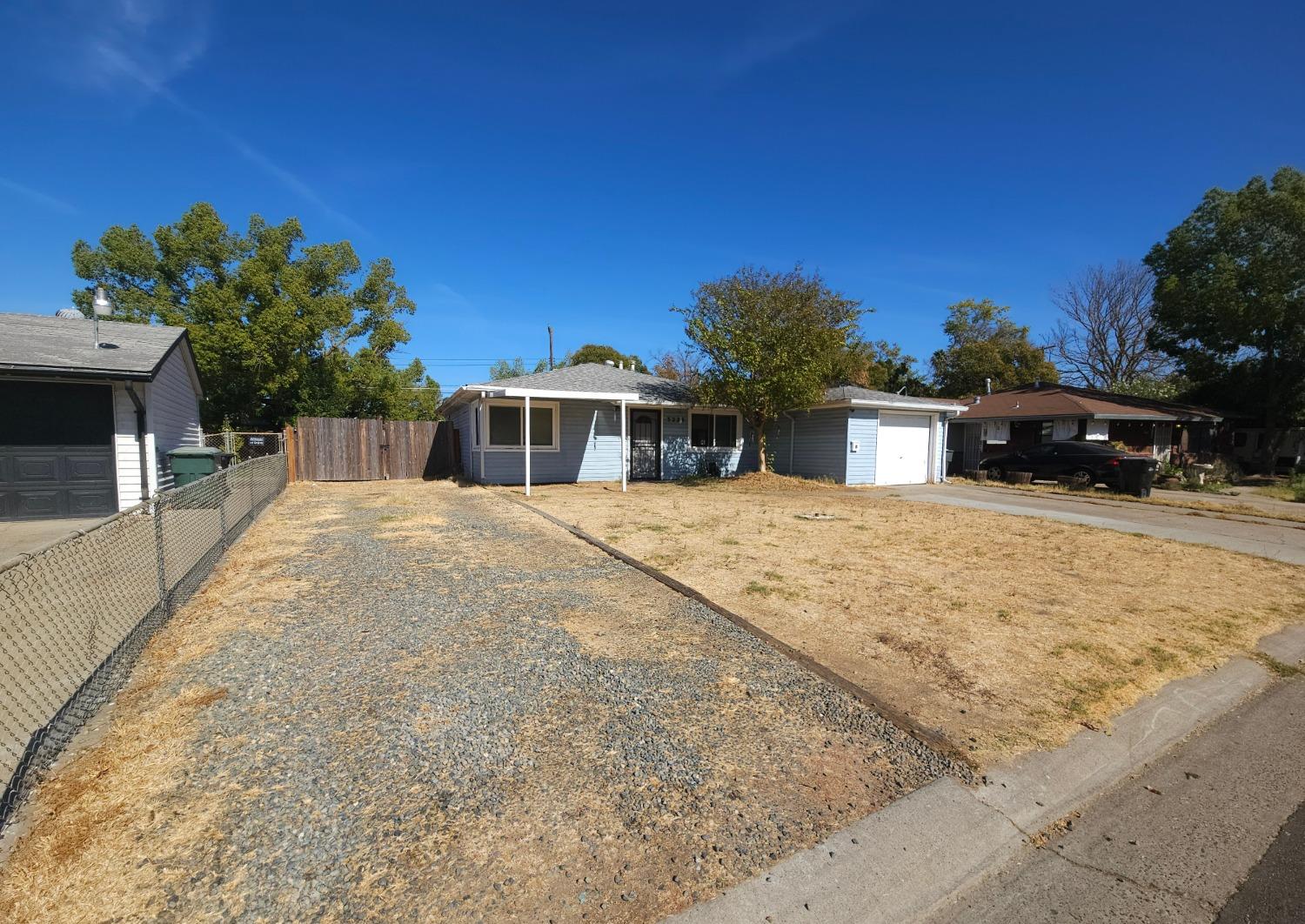 Detail Gallery Image 2 of 17 For 3229 Mayfair Dr, Sacramento,  CA 95864 - 2 Beds | 1 Baths