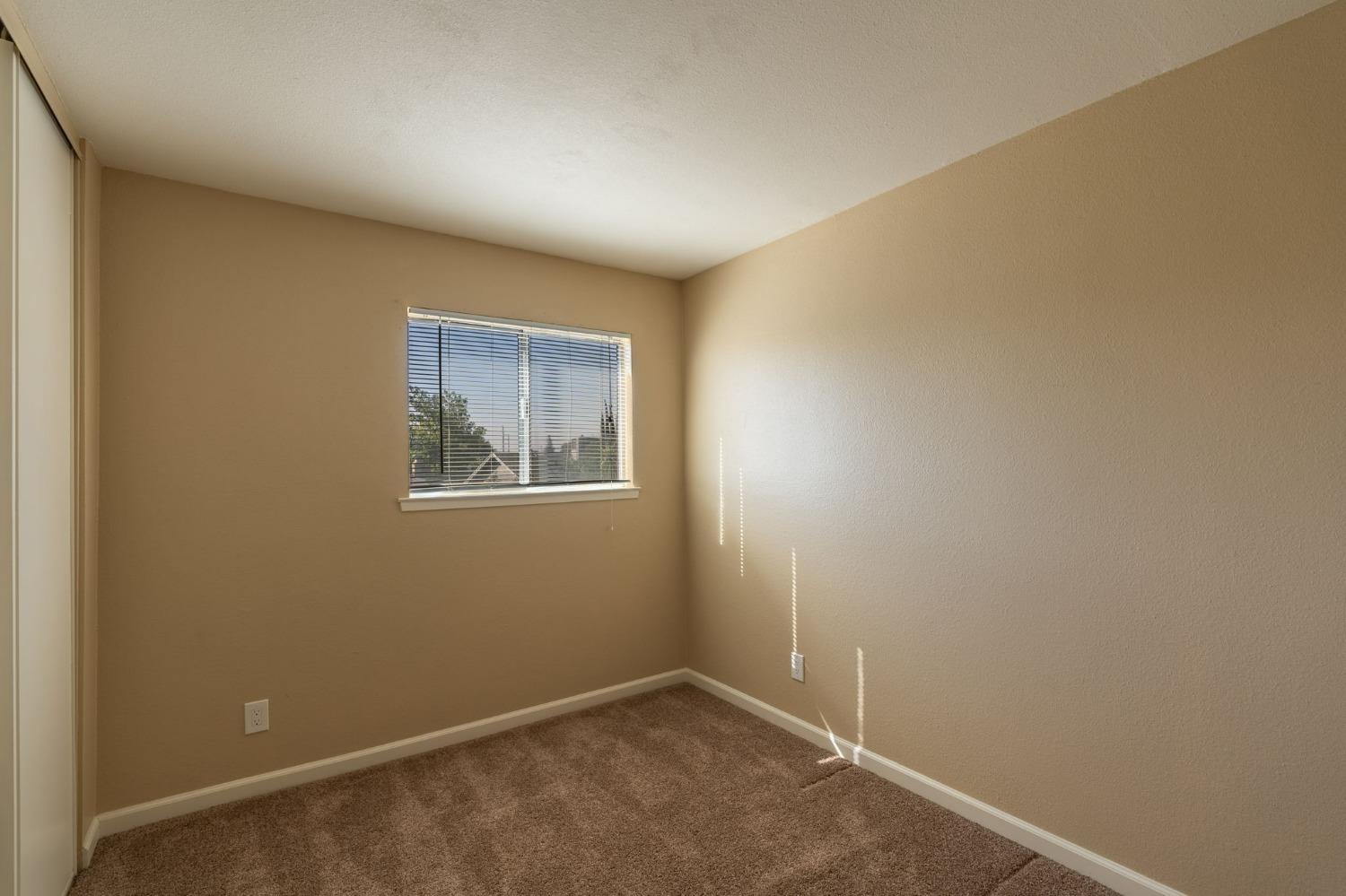 Detail Gallery Image 21 of 29 For 1032 Wawona St, Manteca,  CA 95337 - 4 Beds | 2 Baths