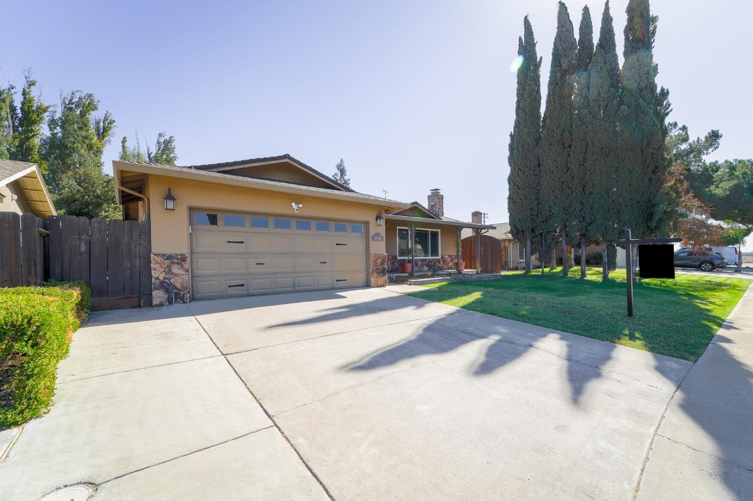 Detail Gallery Image 3 of 32 For 7538 Jade Ln, Hilmar,  CA 95324 - 3 Beds | 2 Baths