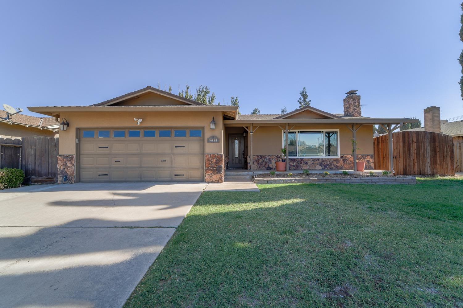 Detail Gallery Image 1 of 32 For 7538 Jade Ln, Hilmar,  CA 95324 - 3 Beds | 2 Baths