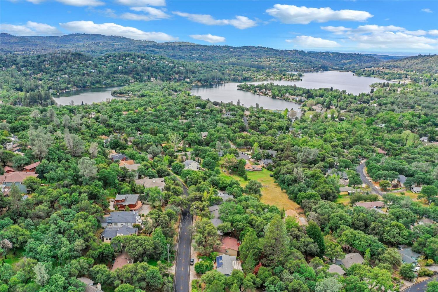 Detail Gallery Image 2 of 66 For 14293 Lodgepole Dr, Penn Valley,  CA 95946 - 3 Beds | 3 Baths