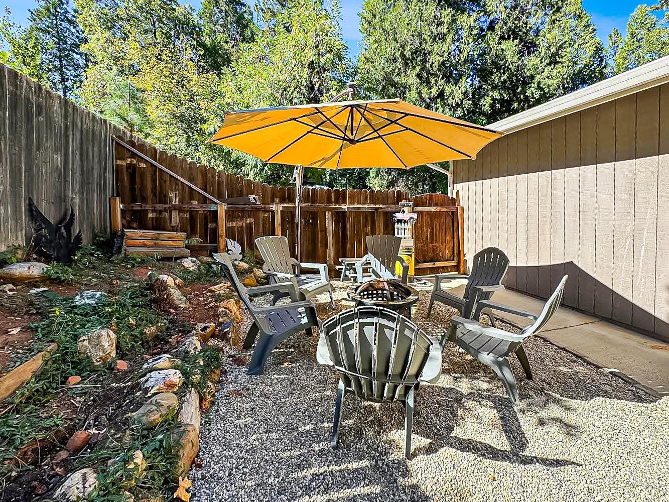 Detail Gallery Image 4 of 19 For 14020 Wheeler Acres Rd, Grass Valley,  CA 95949 - 3 Beds | 2 Baths