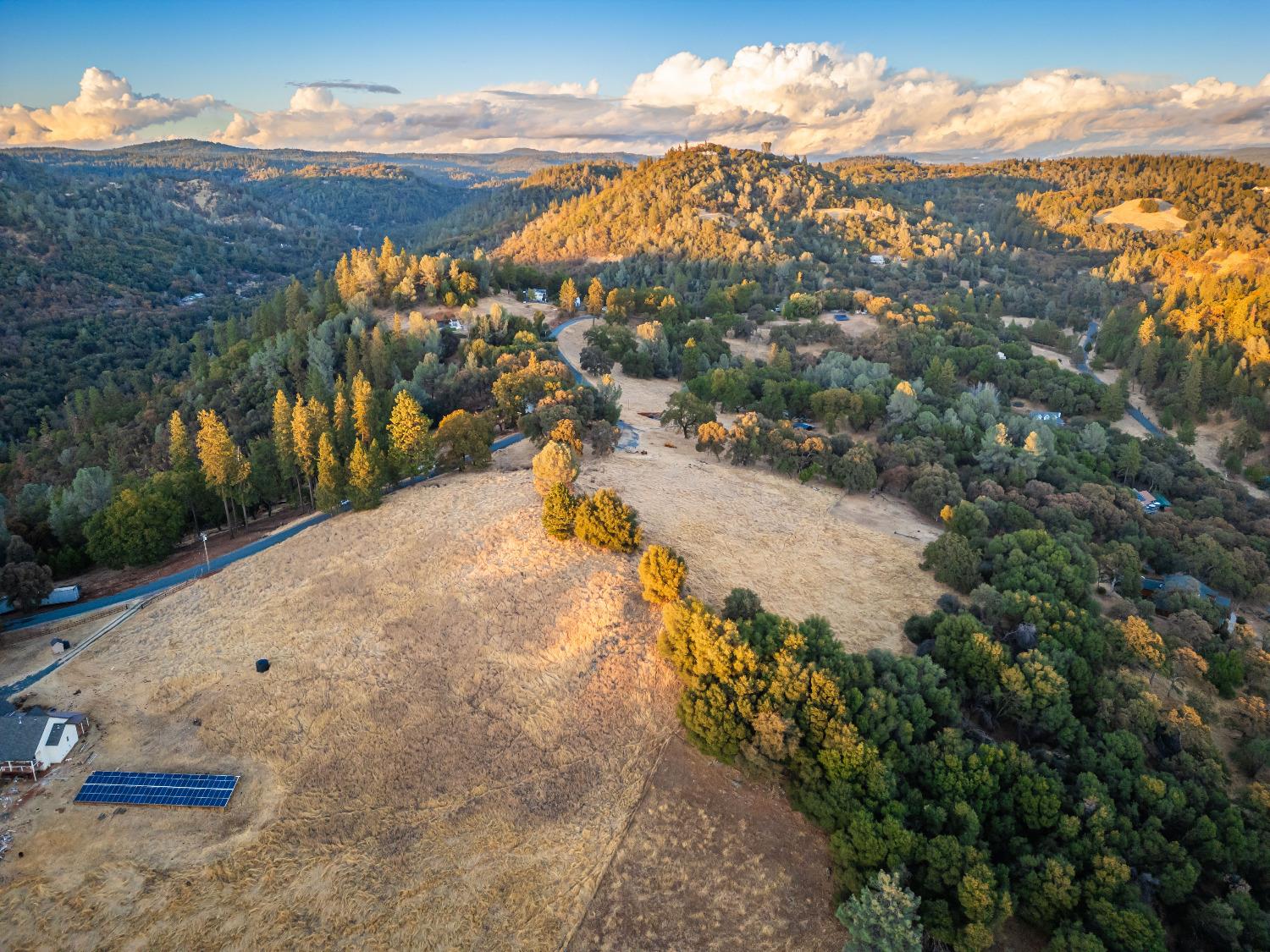 Peyton Pl, Grass Valley, California image 16