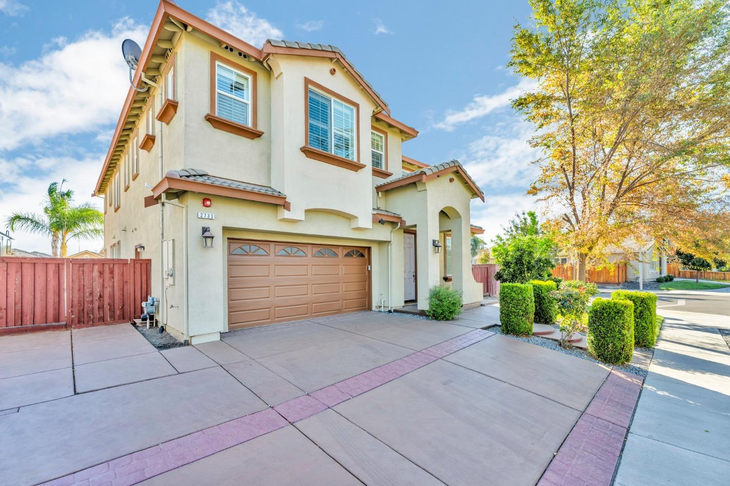 Detail Gallery Image 2 of 67 For 2733 Blue Rock St, West Sacramento,  CA 95691 - 5 Beds | 4/1 Baths