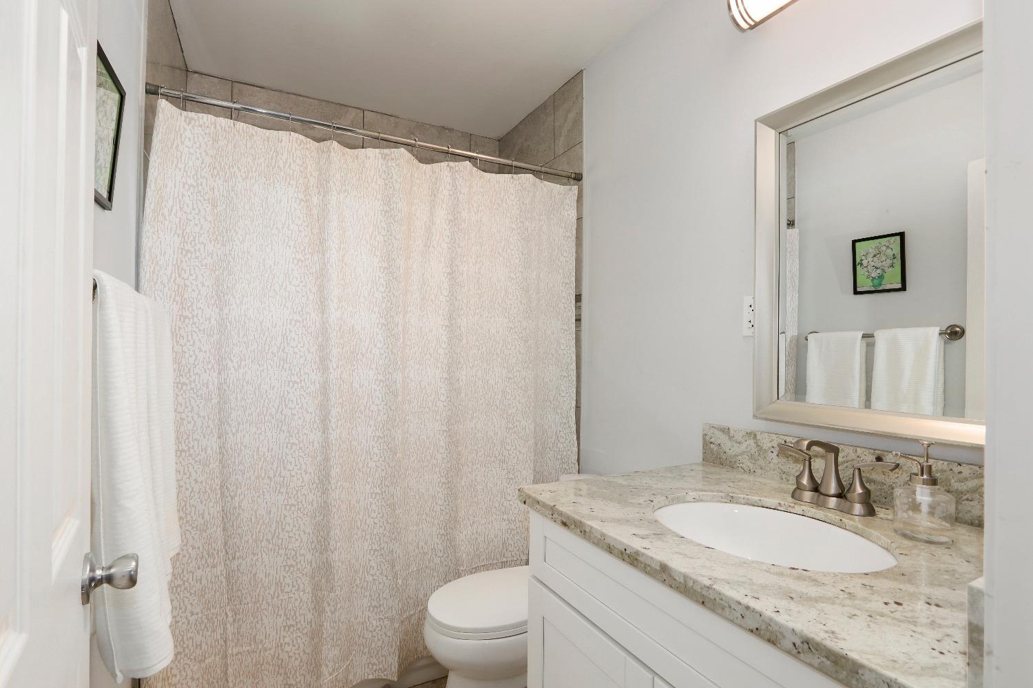 Detail Gallery Image 21 of 32 For 7031 Alcott Dr, Sacramento,  CA 95820 - 2 Beds | 1 Baths