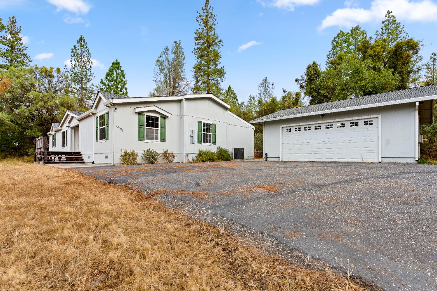 Detail Gallery Image 5 of 44 For 12696 Newtown Rd, Nevada City,  CA 95959 - 4 Beds | 2/1 Baths