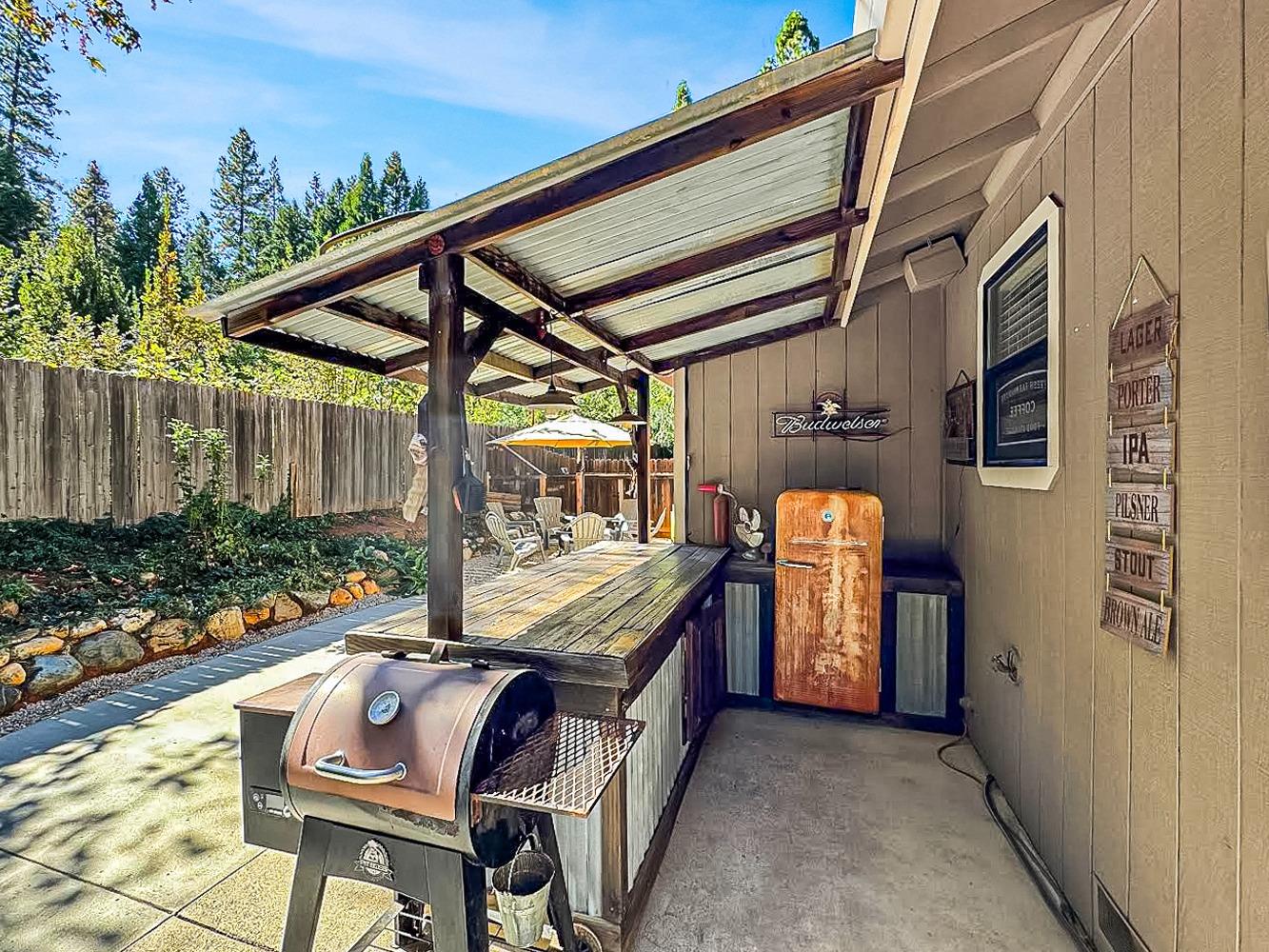 Detail Gallery Image 11 of 19 For 14020 Wheeler Acres Rd, Grass Valley,  CA 95949 - 3 Beds | 2 Baths