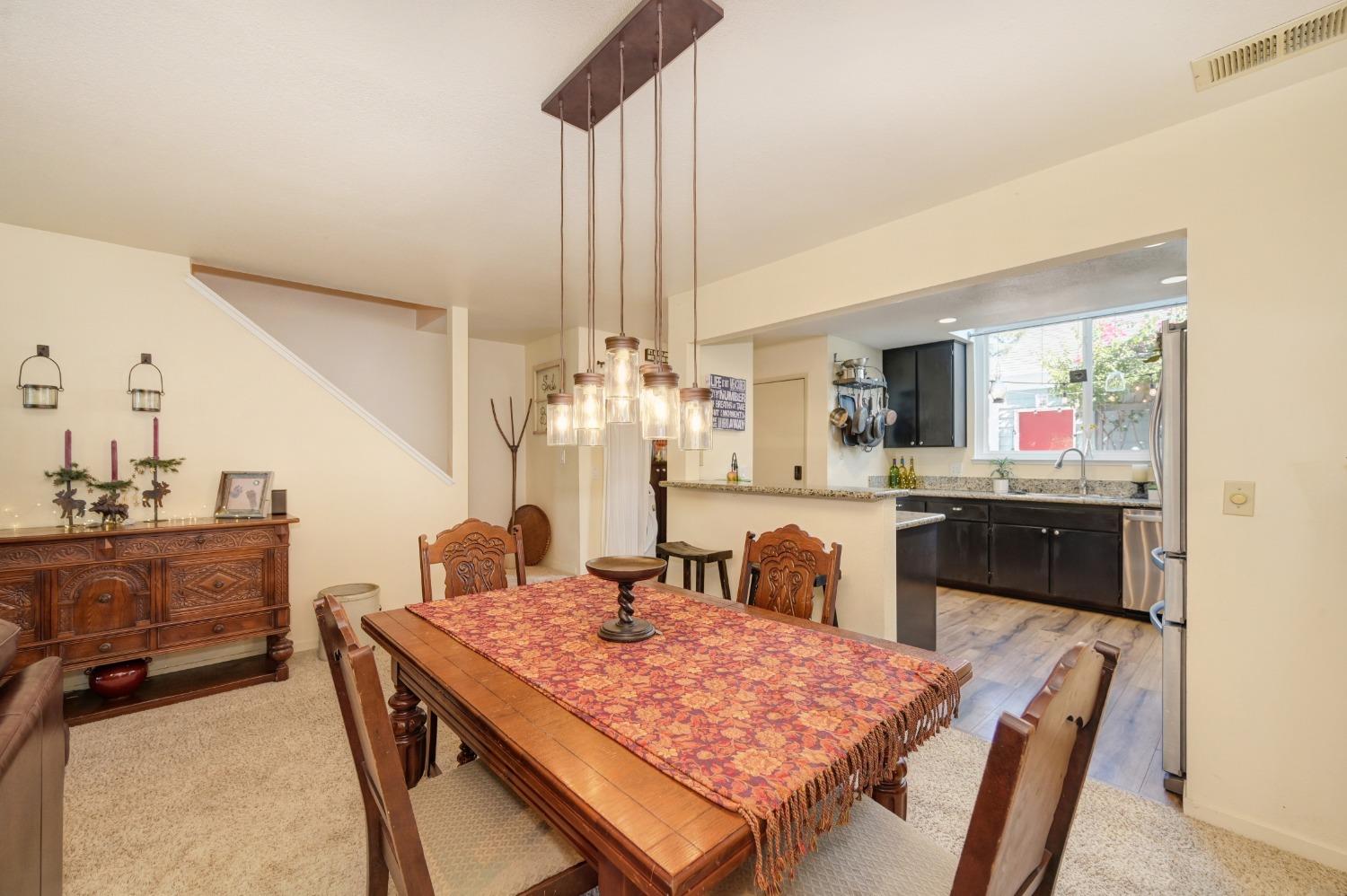 Detail Gallery Image 14 of 51 For 5943 Main Ave #D,  Orangevale,  CA 95662 - 3 Beds | 2 Baths