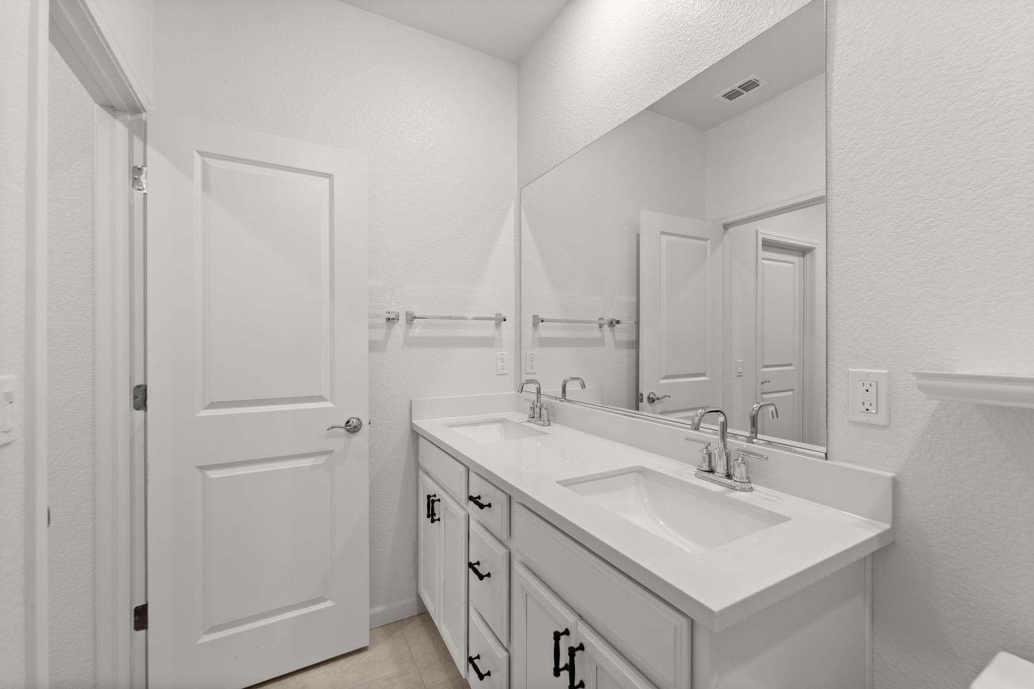 Detail Gallery Image 10 of 48 For 12786 Scholarly Way, Rancho Cordova,  CA 95742 - 4 Beds | 2 Baths