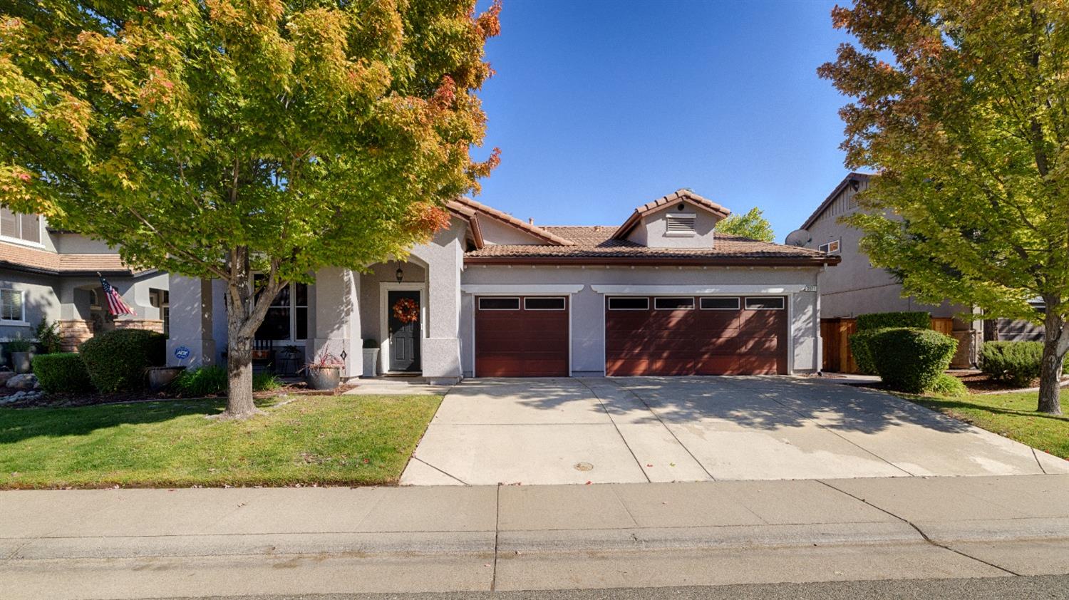 Detail Gallery Image 2 of 34 For 2551 Granite Park Dr, Lincoln,  CA 95648 - 3 Beds | 2 Baths