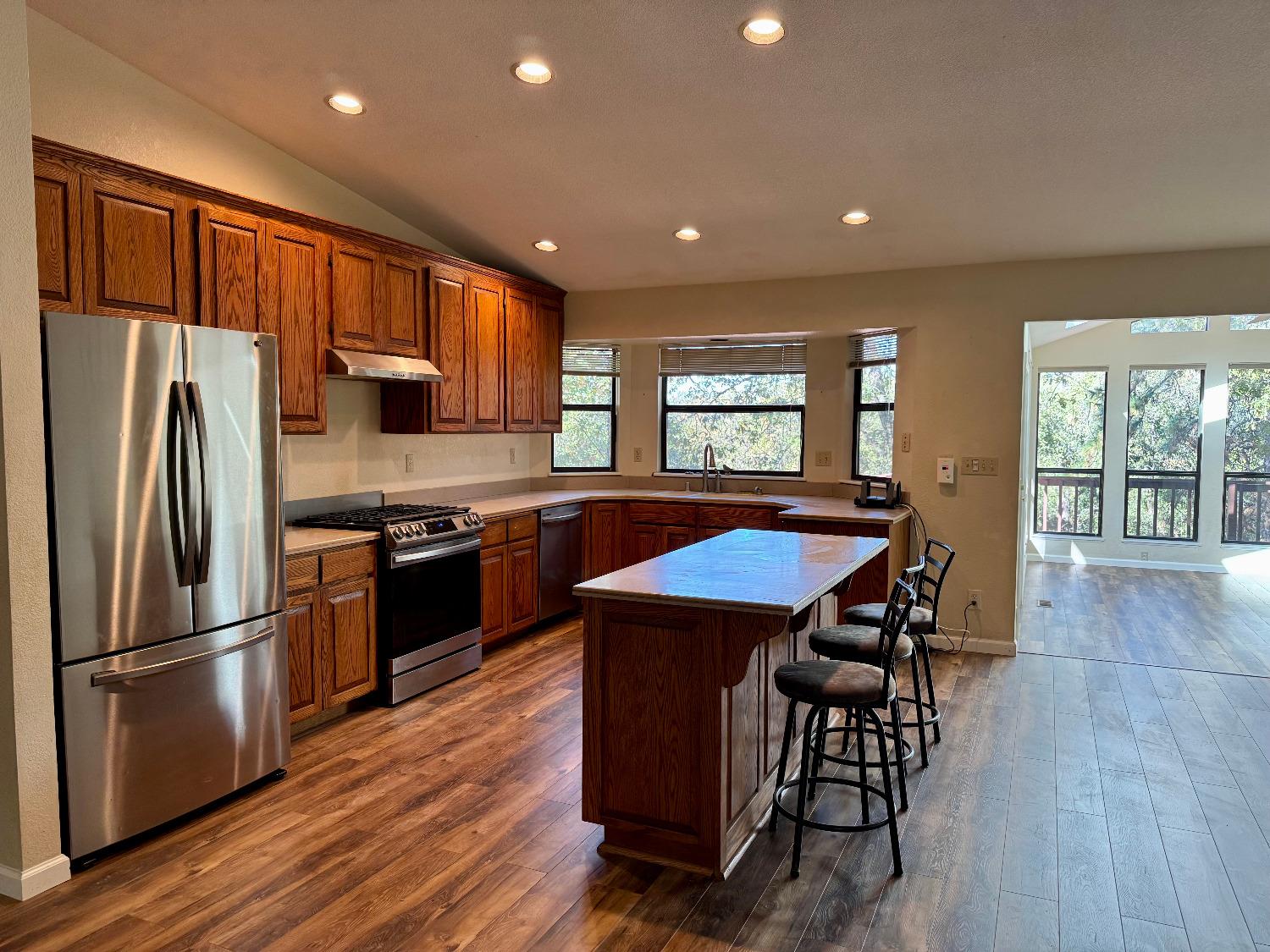 Detail Gallery Image 7 of 44 For 19650 Placer Hills Rd, Colfax,  CA 95713 - 3 Beds | 2 Baths