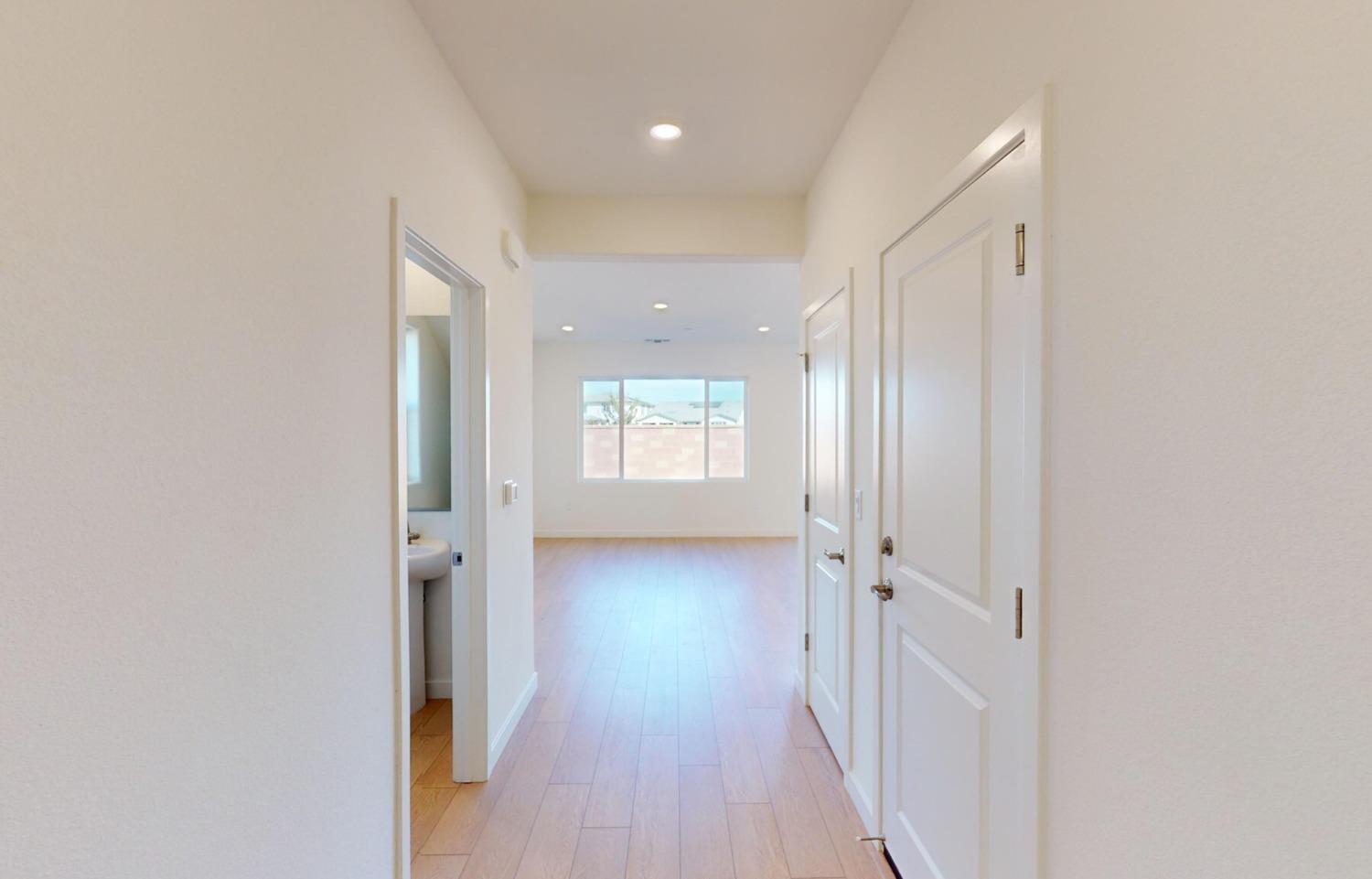 Detail Gallery Image 31 of 34 For 12049 Agen Cir, Rancho Cordova,  CA 95742 - 3 Beds | 2/1 Baths