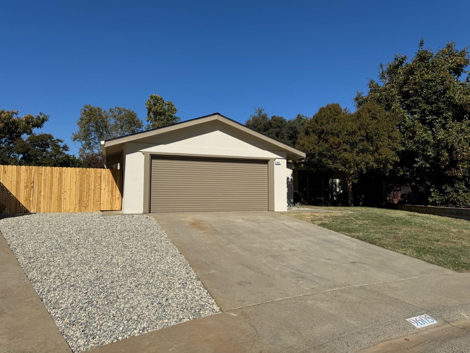 Detail Gallery Image 2 of 46 For 9605 Appalachian Dr, Sacramento,  CA 95827 - 3 Beds | 2 Baths