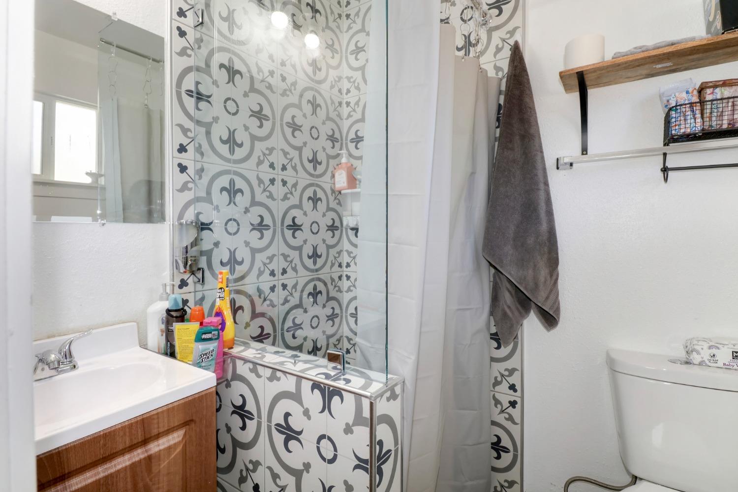 Detail Gallery Image 16 of 54 For 628 Grove St, Roseville,  CA 95678 - 3 Beds | 2/1 Baths