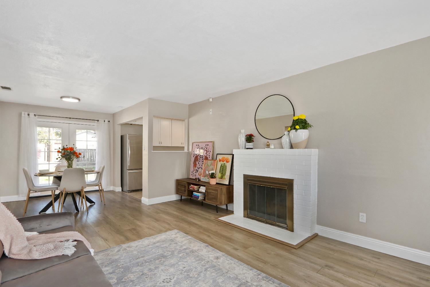 Detail Gallery Image 7 of 32 For 7031 Alcott Dr, Sacramento,  CA 95820 - 2 Beds | 1 Baths