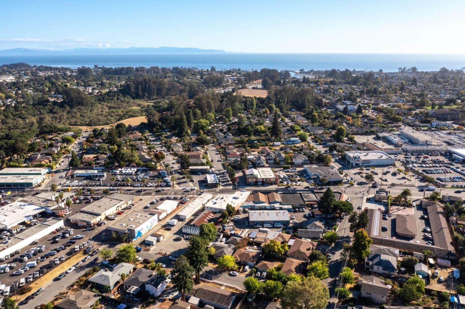 Detail Gallery Image 14 of 38 For 104 Eastgate Ave, Santa Cruz,  CA 95062 - 3 Beds | 2 Baths