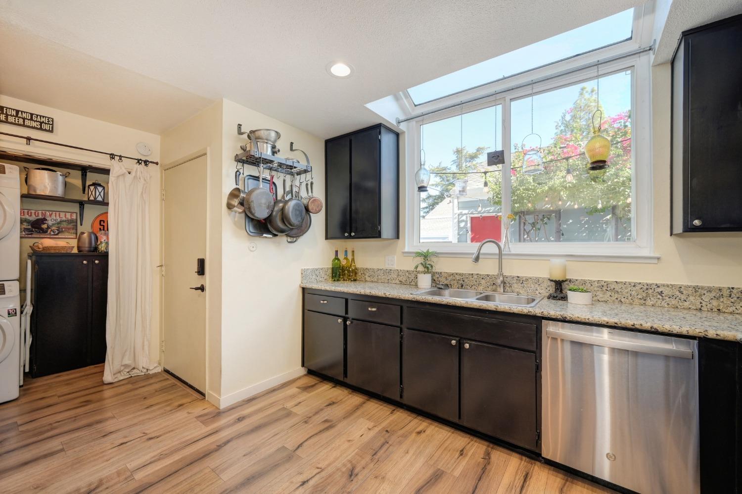 Detail Gallery Image 20 of 51 For 5943 Main Ave #D,  Orangevale,  CA 95662 - 3 Beds | 2 Baths