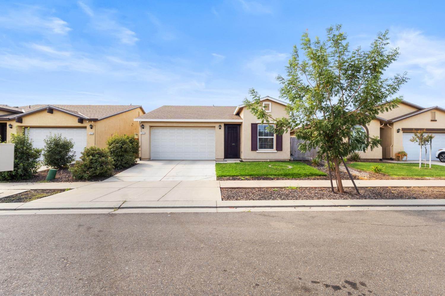 Detail Gallery Image 2 of 32 For 1478 Woodbury Ct, Merced,  CA 95348 - 3 Beds | 2 Baths