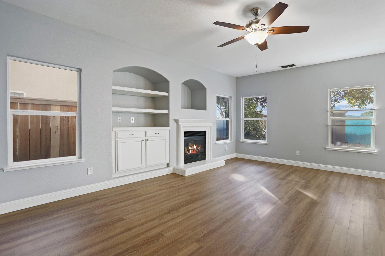 Detail Gallery Image 11 of 22 For 6221 Crestview Cir, Stockton,  CA 95219 - 4 Beds | 2/1 Baths