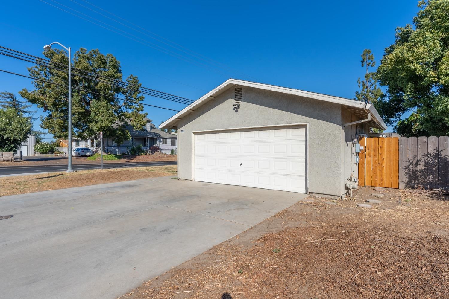 Detail Gallery Image 3 of 25 For 5001 Frona Dr, Empire,  CA 95319 - 3 Beds | 2 Baths